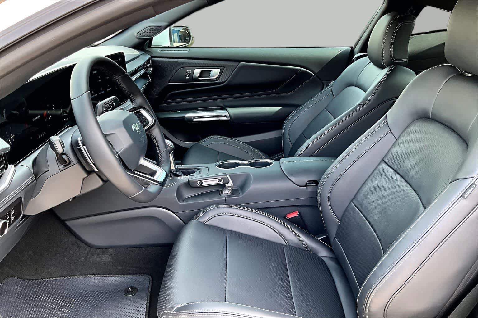 Used 2025 Ford Mustang GT Premium w/ GT Performance Package RWD image 8