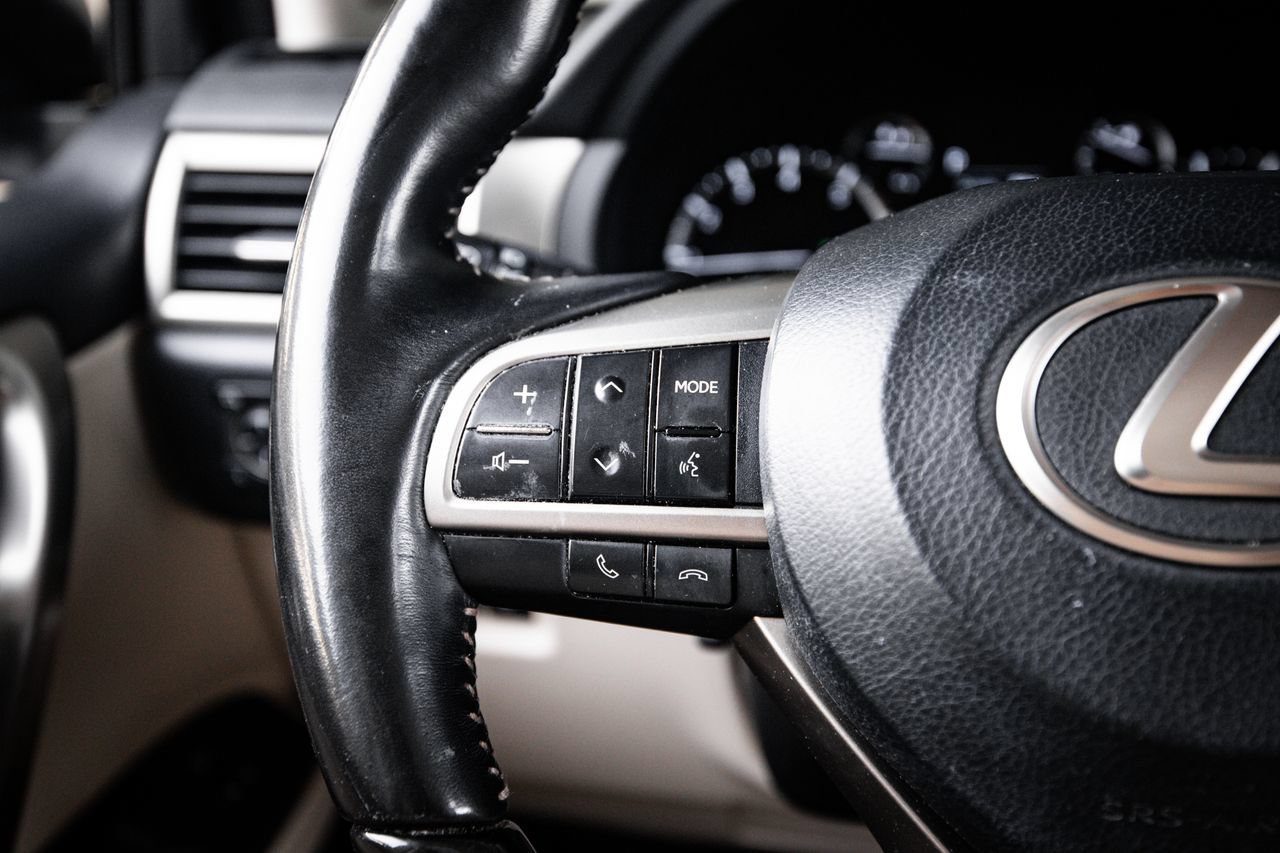 Used 2021 Lexus GX 460 Premium w/ Premium Package AWD/4WD image 17