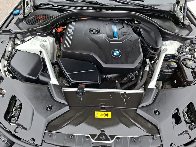 Used 2021 BMW 530e w/ Parking Assistance Package image 37