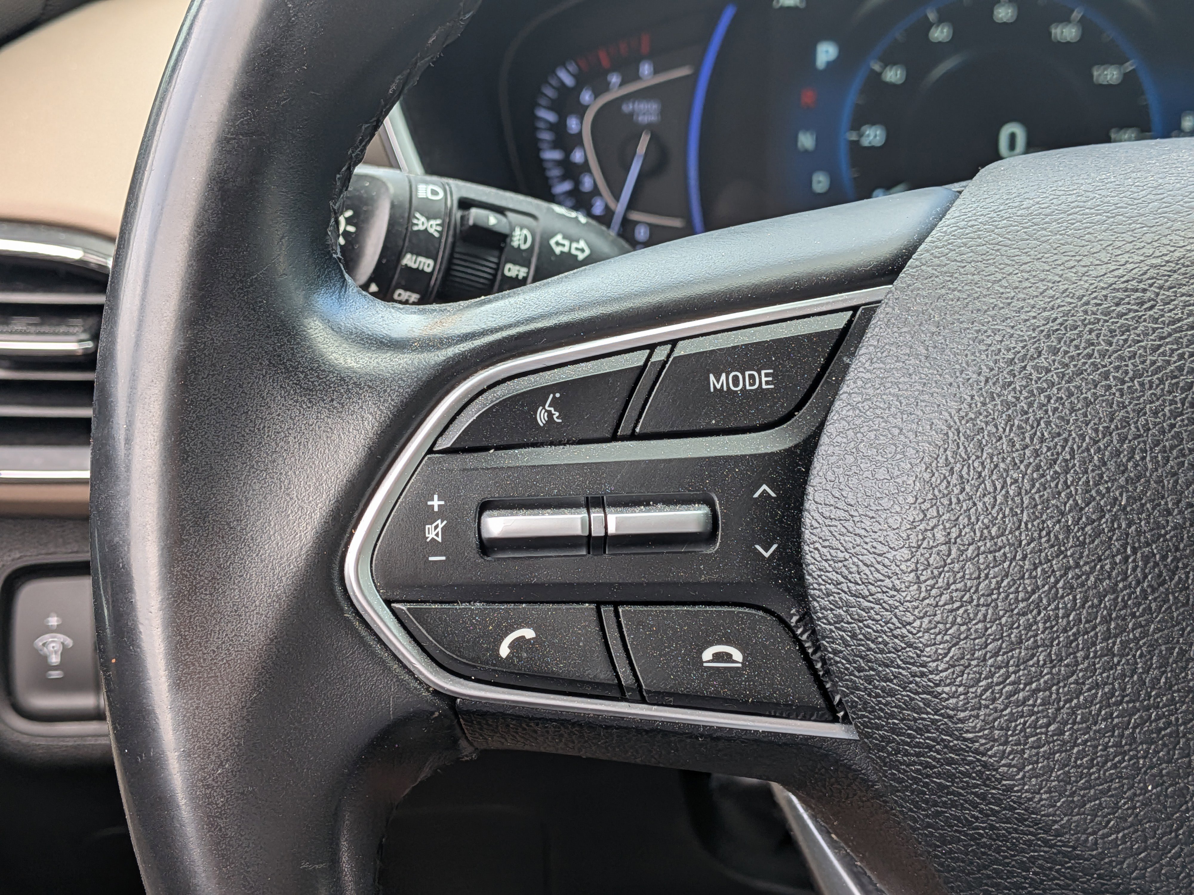 Used 2020 Hyundai Santa Fe SEL image 25