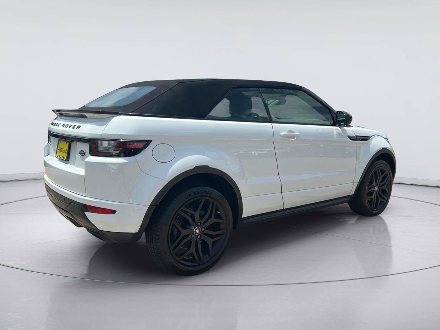 Used 2019 Land Rover Range Rover Evoque HSE Dynamic AWD/4WD image 6