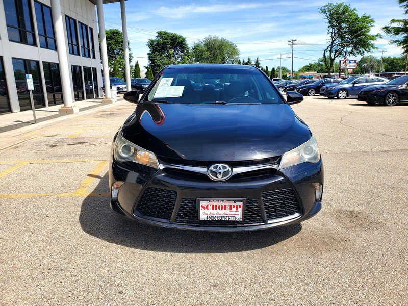 Used 2017 Toyota Camry SE FWD image 2
