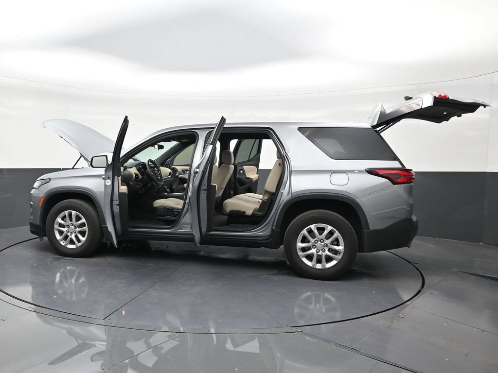 Used 2023 Chevrolet Traverse LS FWD image 30