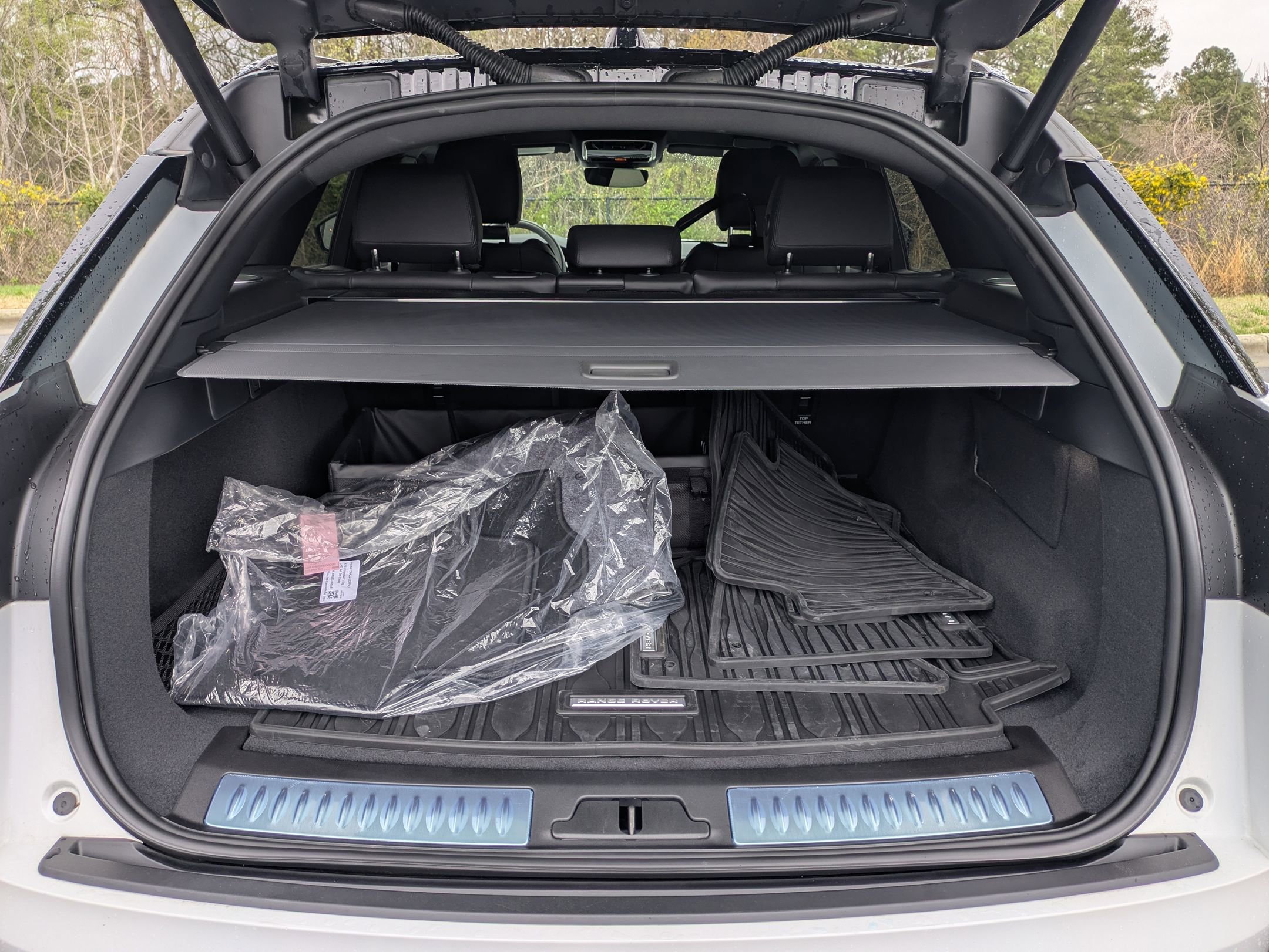 Certified 2026 Land Rover Range Rover Velar Dynamic SE image 25