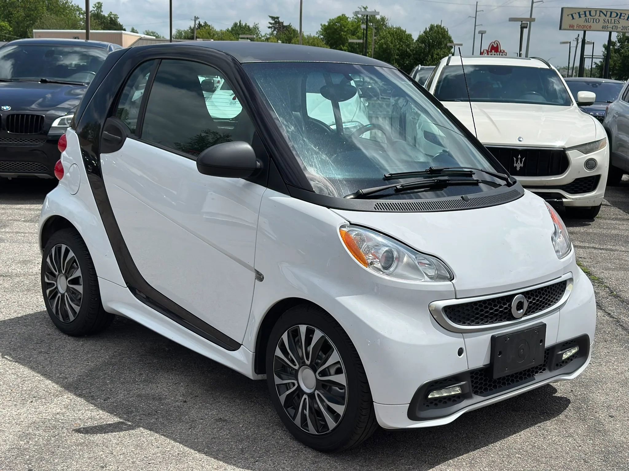 Used 2015 smart fortwo pure RWD image 4