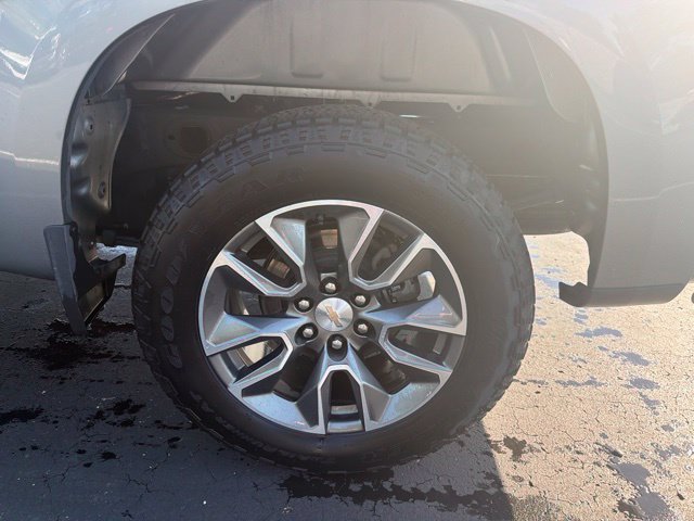 Used 2025 Chevrolet Silverado 1500 LT AWD/4WD image 12