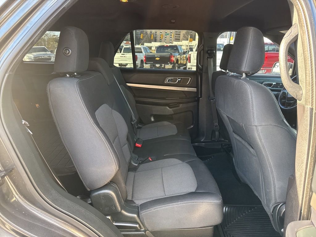 Used 2019 Ford Explorer XLT image 24