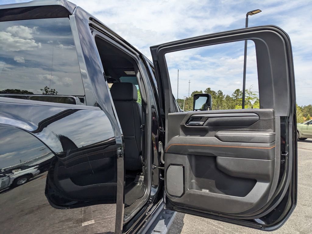 Used 2025 GMC Sierra 2500 AT4 image 57