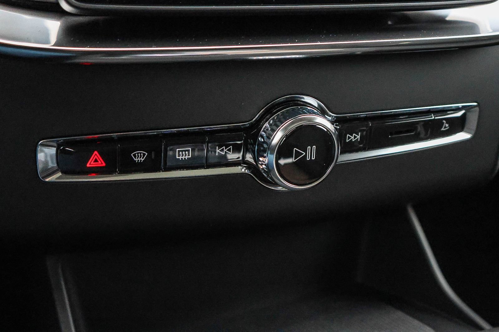 New 2026 Volvo XC90 B5 Core image 37