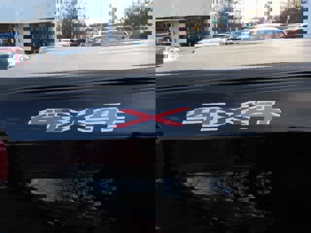 Used 2023 Chevrolet Silverado 1500 LT image 9