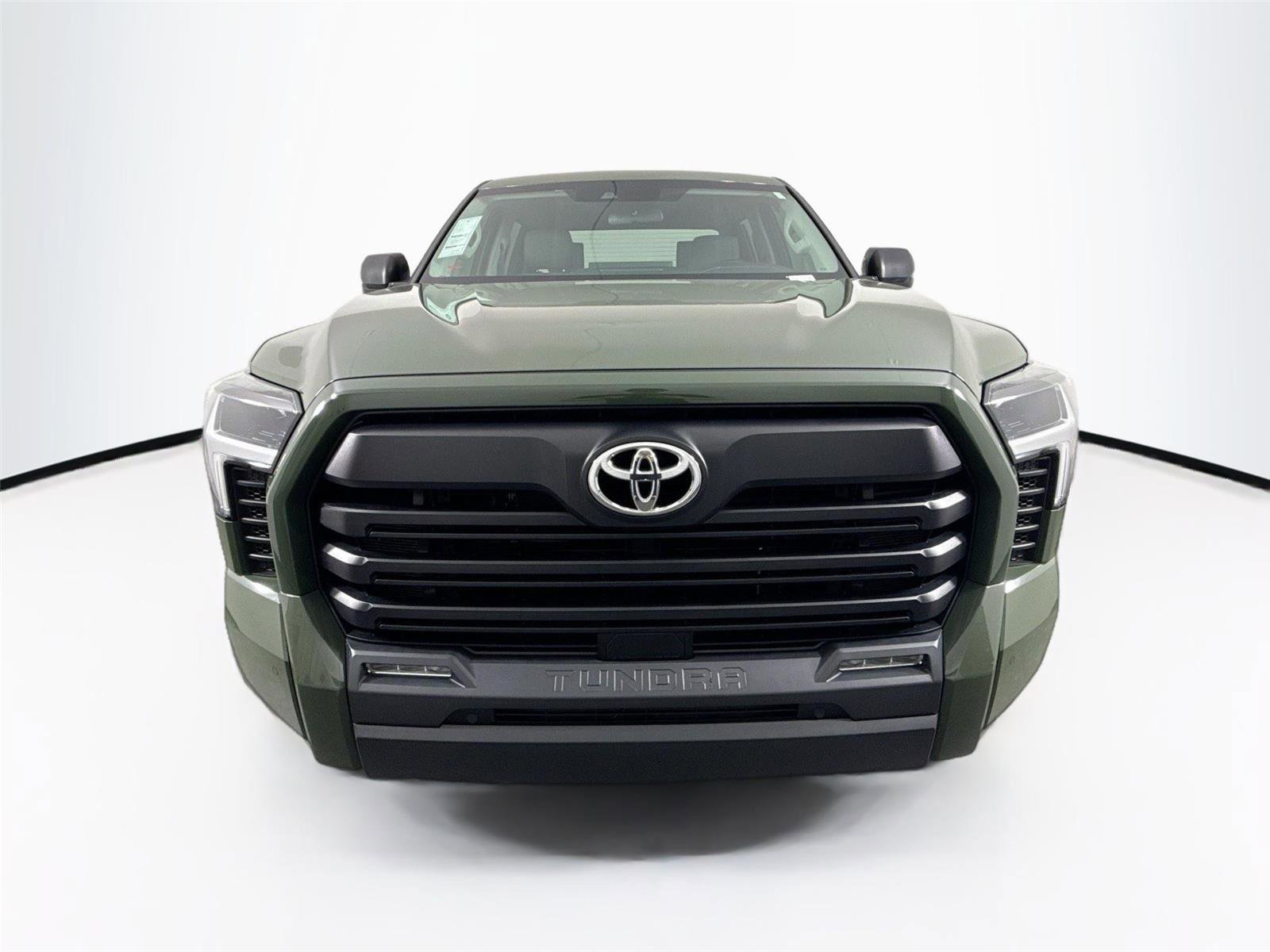 Used 2022 Toyota Tundra SR5 w/ SR5 Premium Package AWD/4WD image 3