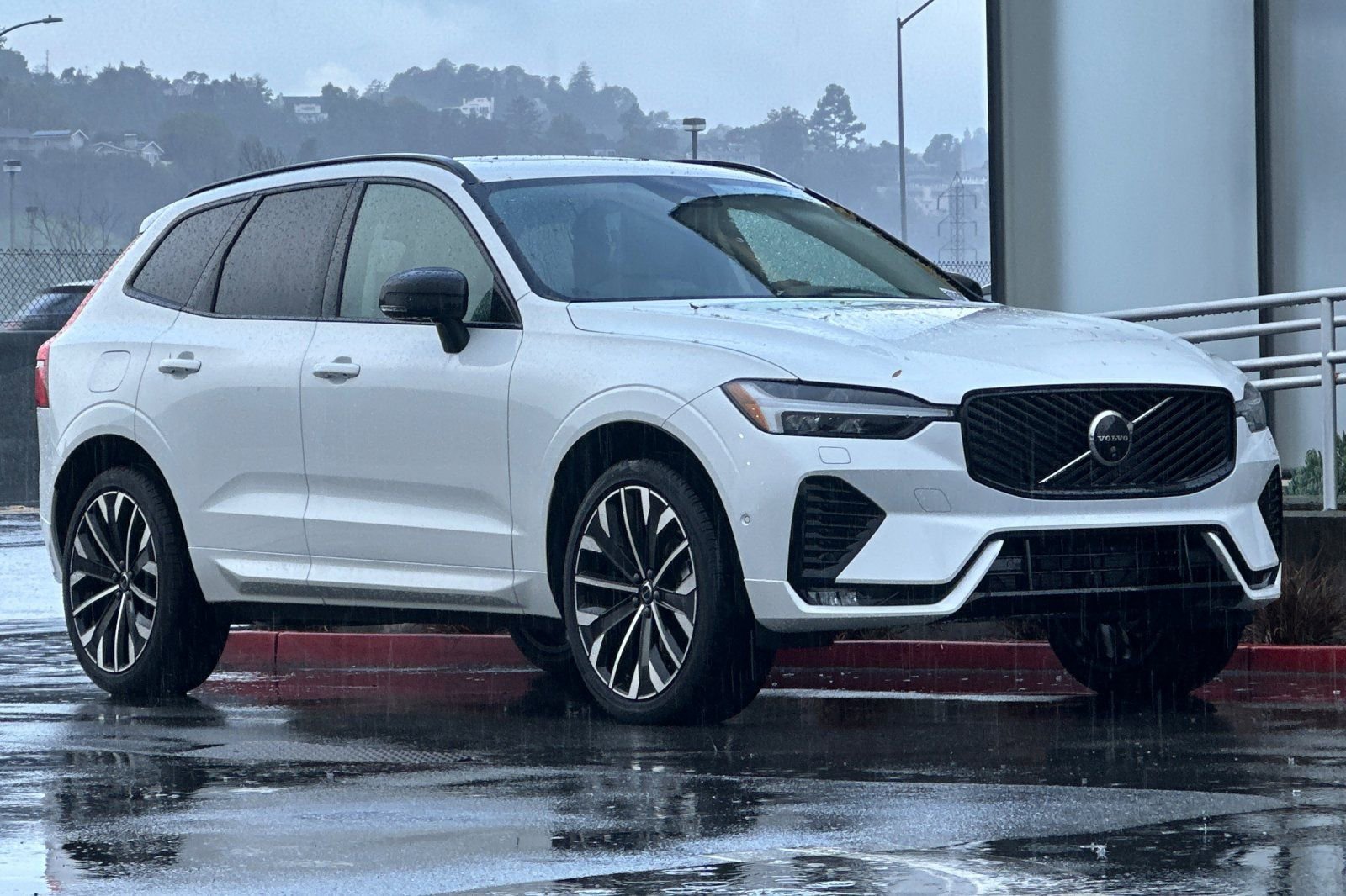 New 2026 Volvo XC60 B5 Ultra w/ Protection Package Premier image 9