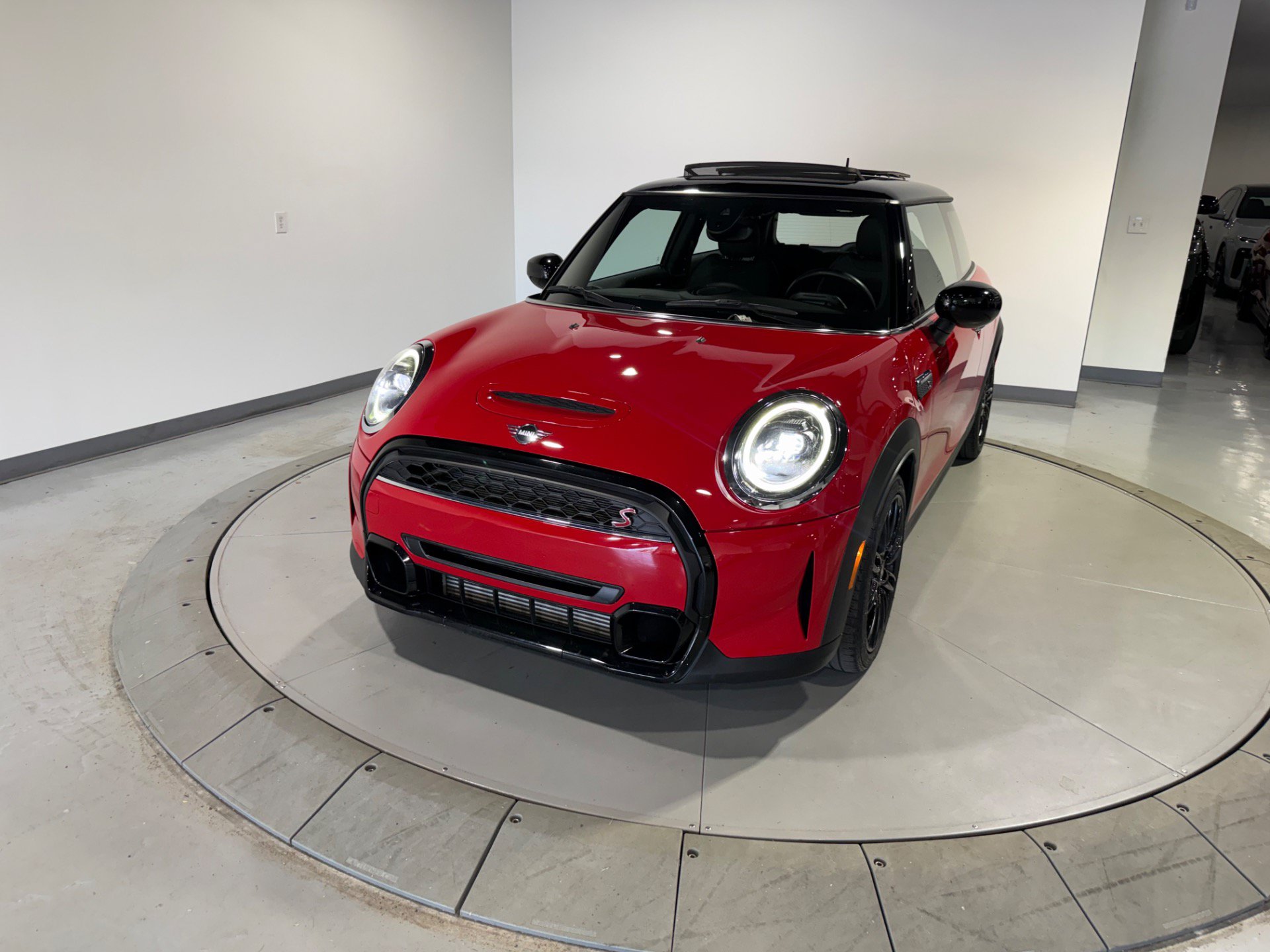 Used 2023 MINI Cooper S FWD image 6