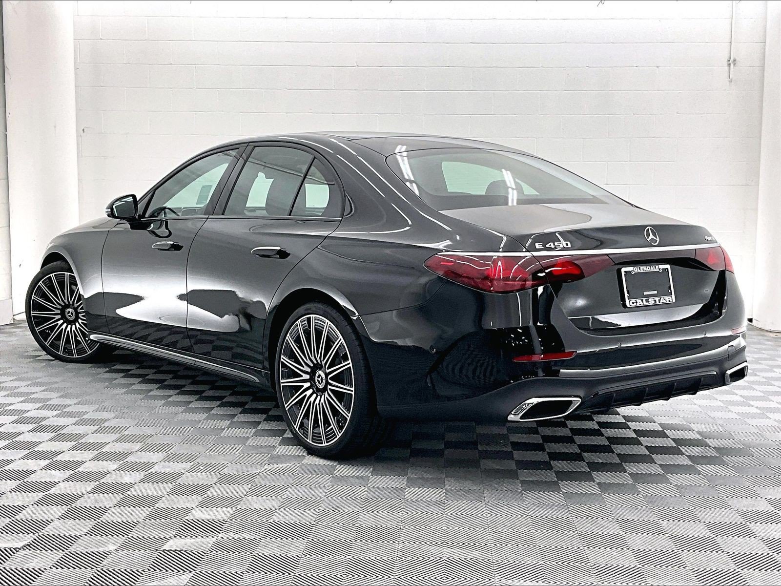 New 2026 Mercedes-Benz E 450 4MATIC Sedan image 2