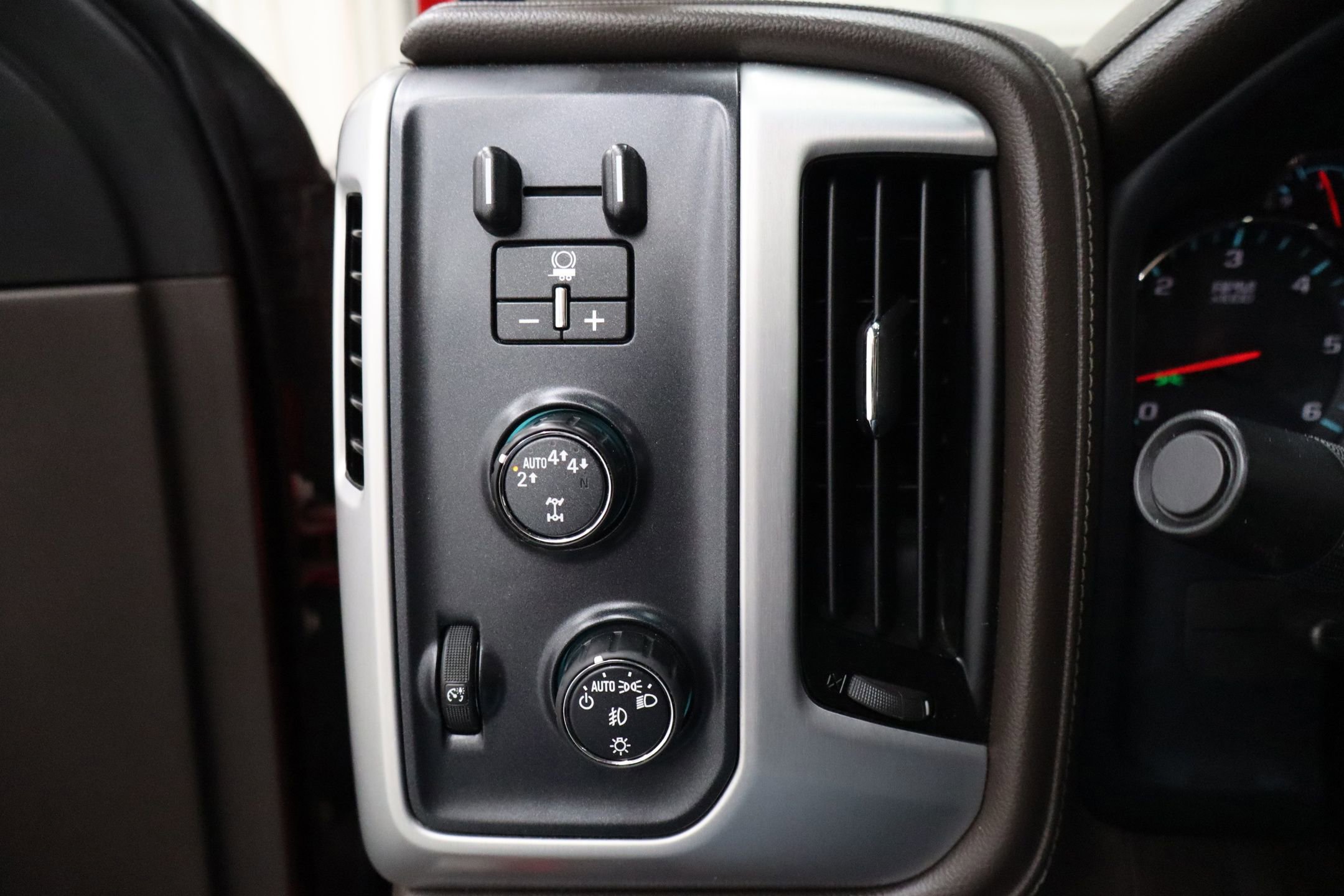 Used 2018 GMC Sierra 1500 SLT image 10