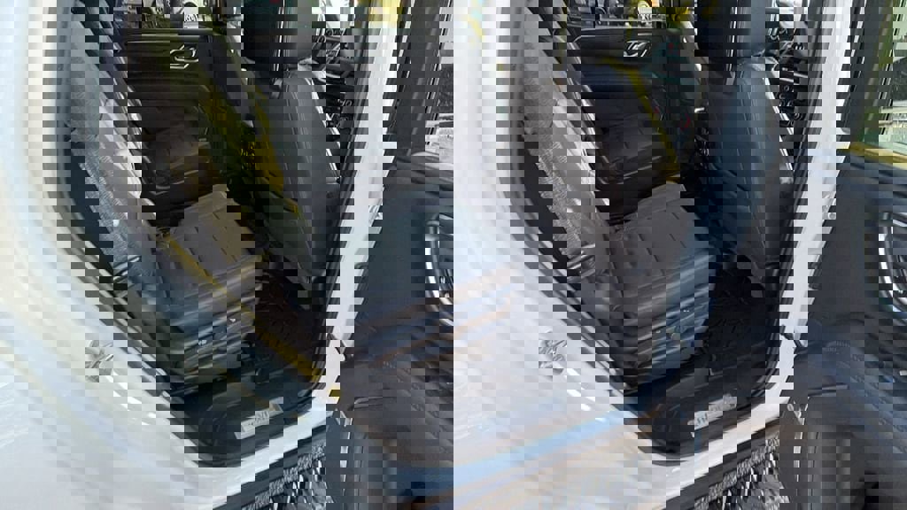 Used 2021 Chevrolet Tahoe Z71 w/ Rear Media and Nav Package image 19