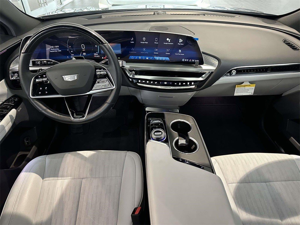 Certified 2024 Cadillac Lyriq Luxury image 28