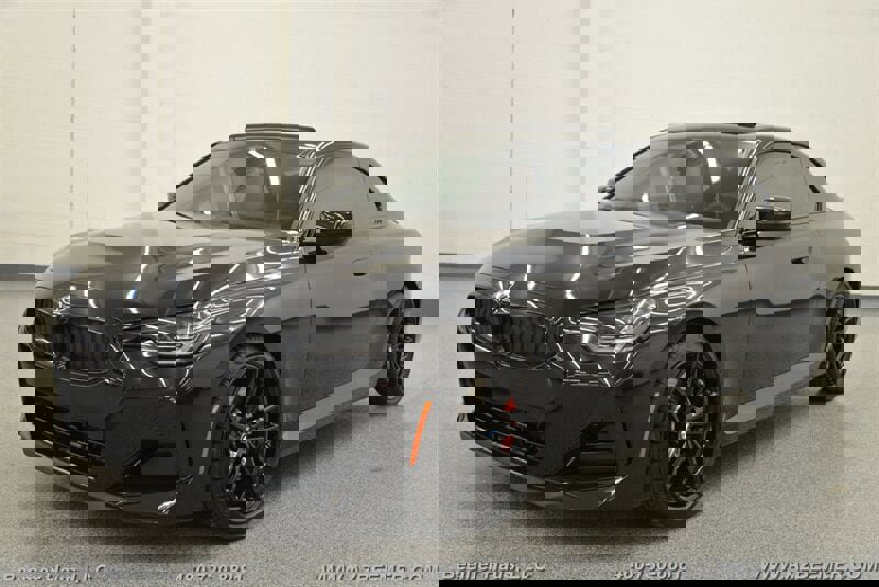 Used 2023 BMW 230i w/ M Sport Package image 3