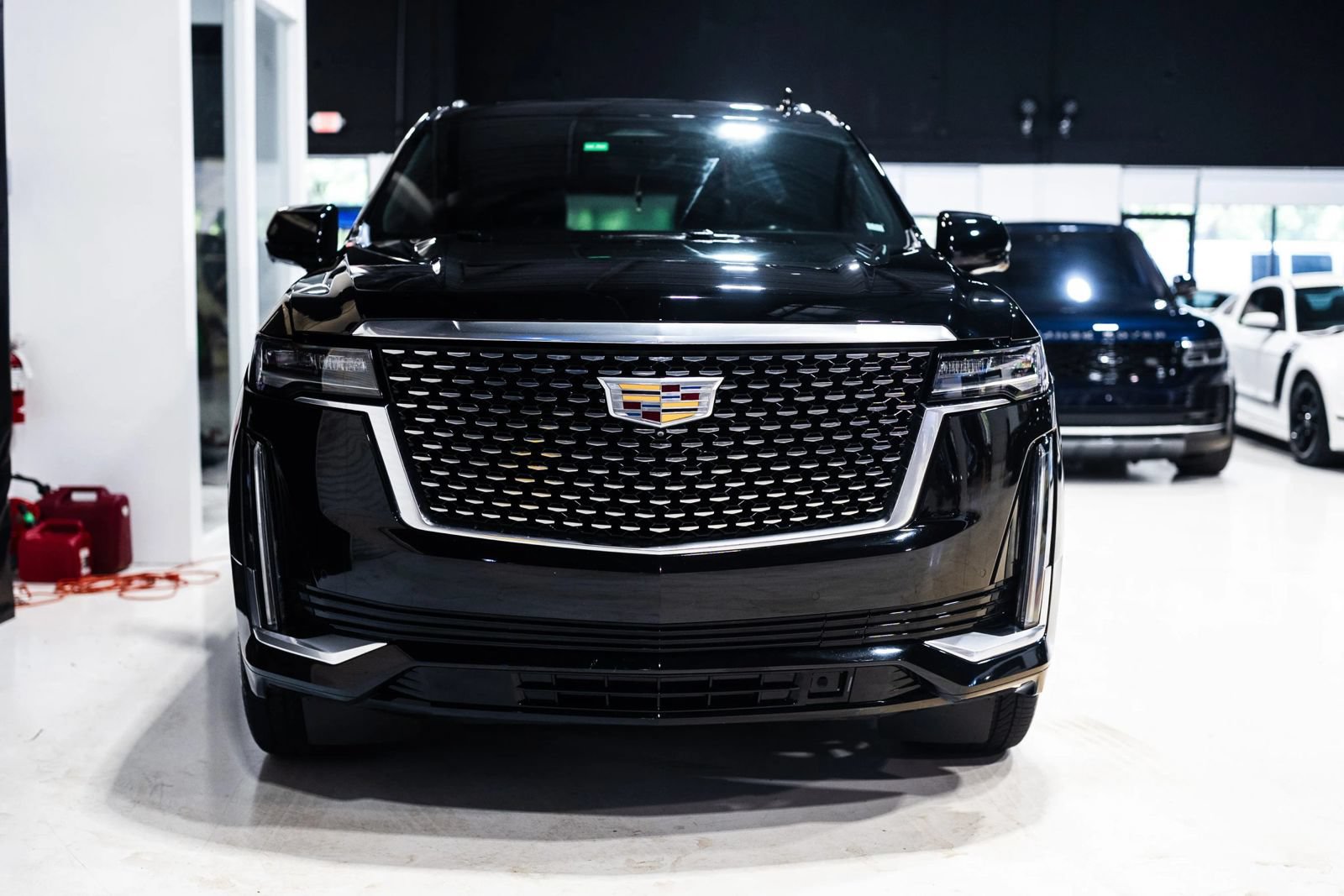 Used 2021 Cadillac Escalade ESV Premium Luxury w/ LPO, Floor Liner Package AWD/4WD image 2