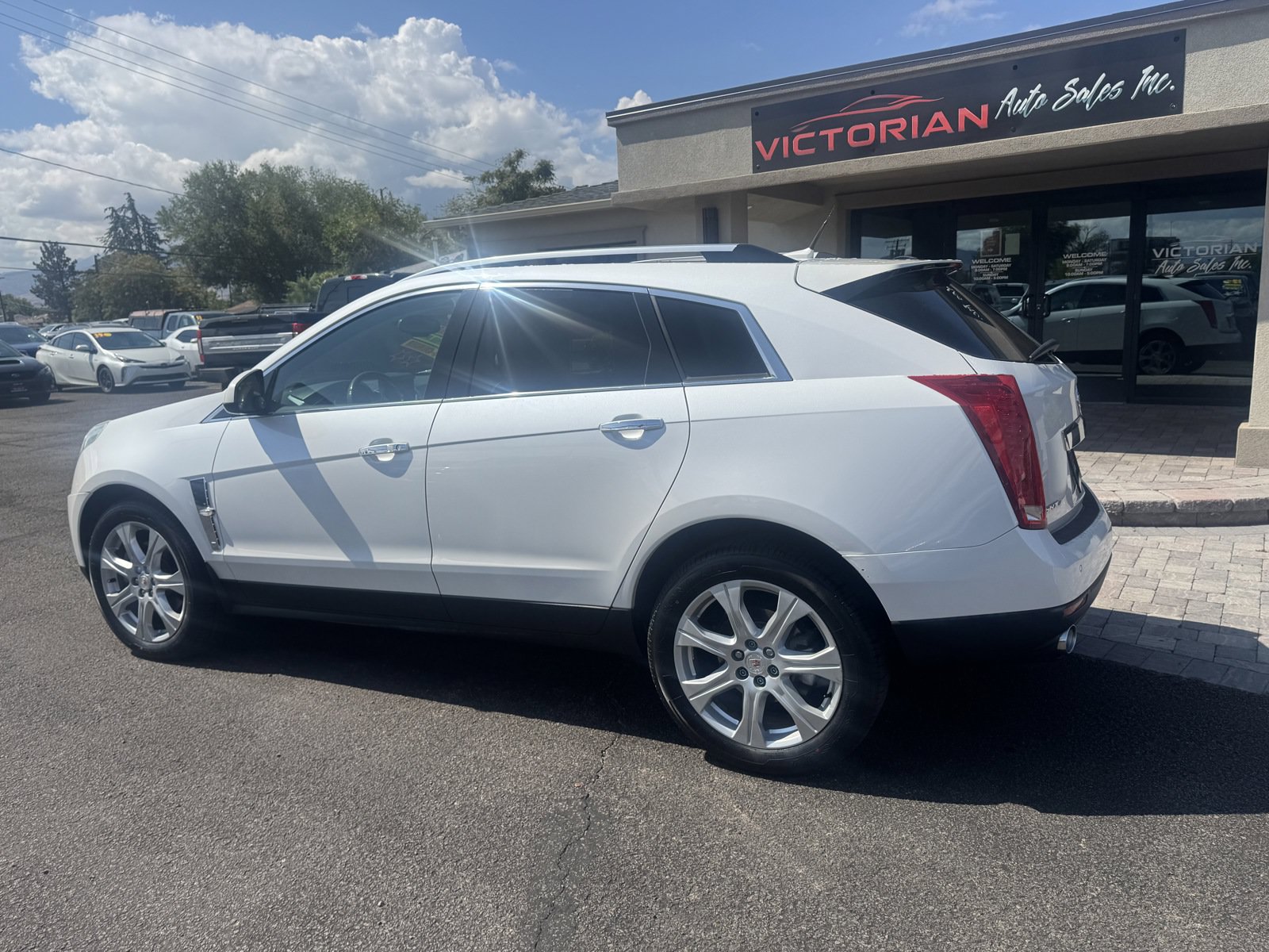 Used 2011 Cadillac SRX Premium AWD/4WD image 3