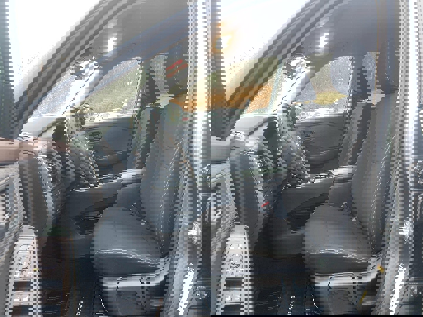 Used 2023 Nissan Rogue S image 19