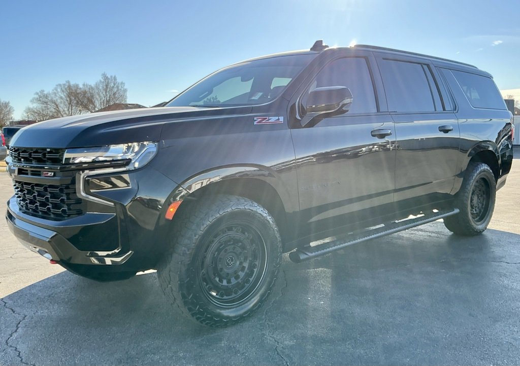 Used 2023 Chevrolet Suburban Z71 w/ Luxury Package image 7