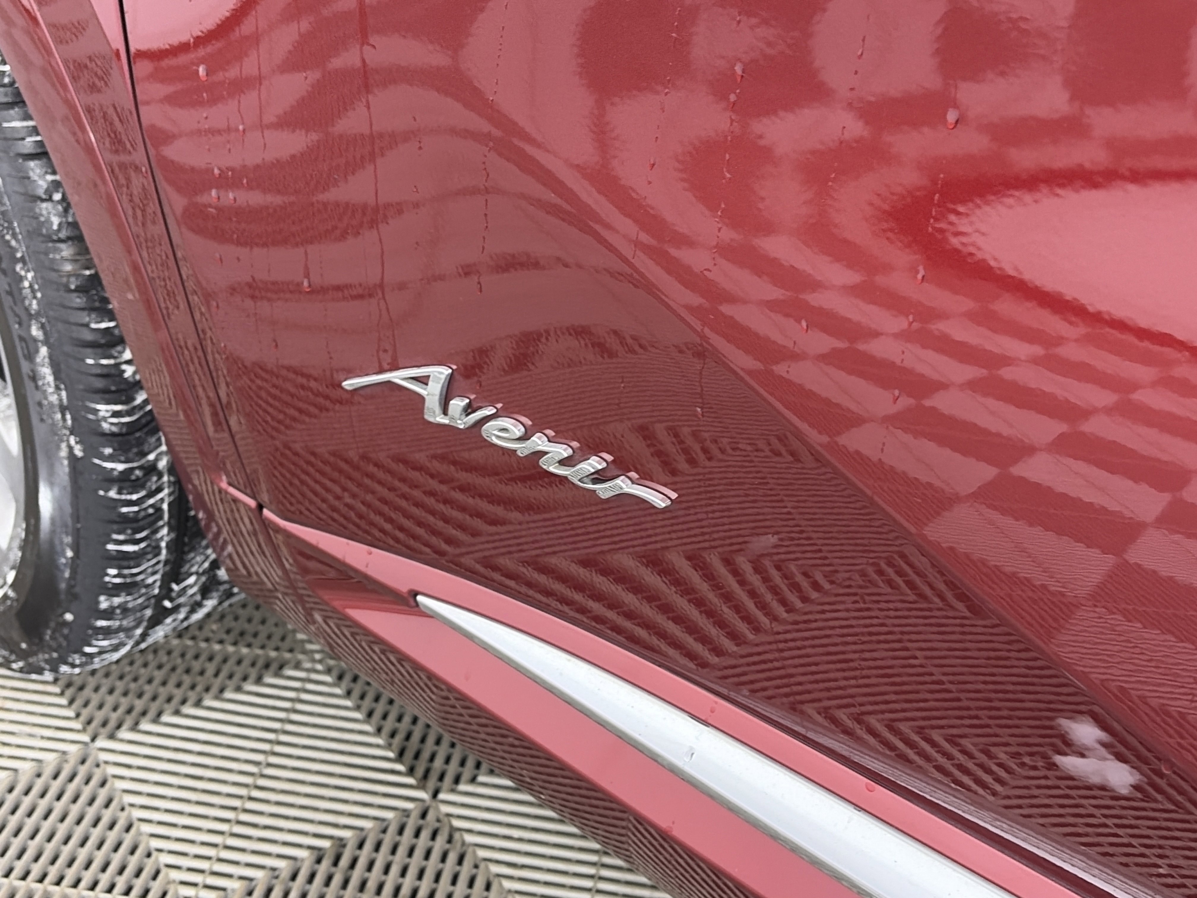 Used 2023 Buick Envision Avenir image 18