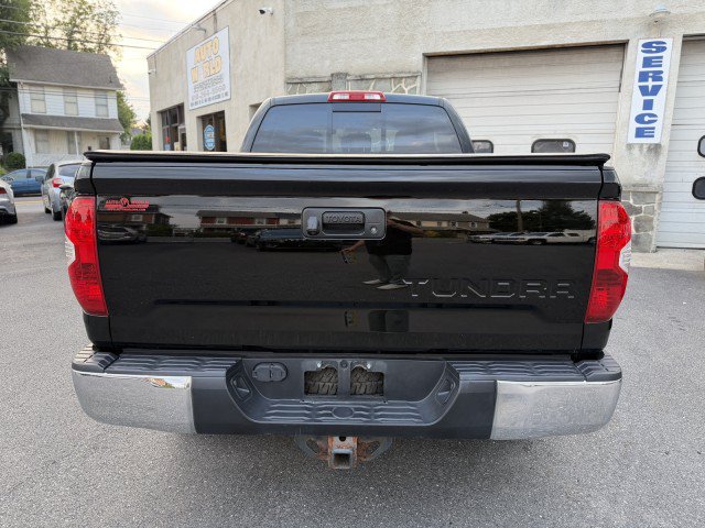 Used 2017 Toyota Tundra SR5 w/ TRD Off Road Package AWD/4WD image 21