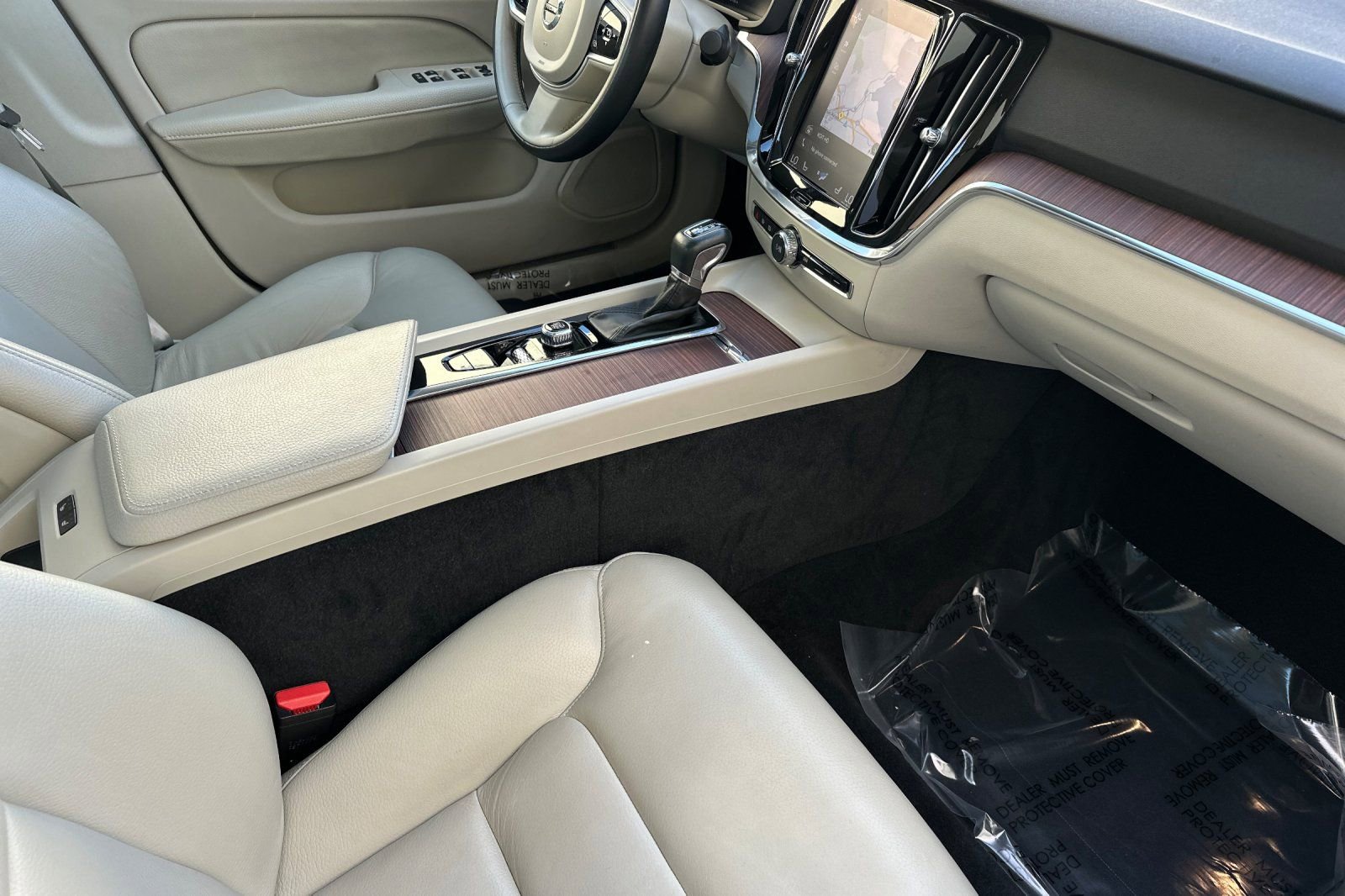 Used 2021 Volvo S60 T5 Momentum image 17