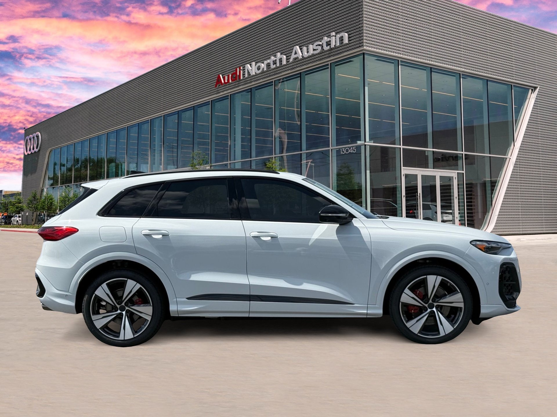 New 2026 Audi SQ5 Prestige AWD/4WD image 3