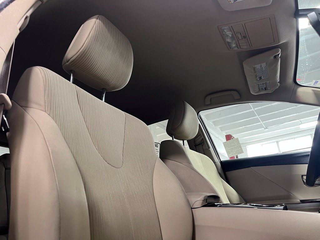 Used 2010 Toyota Venza AWD image 20