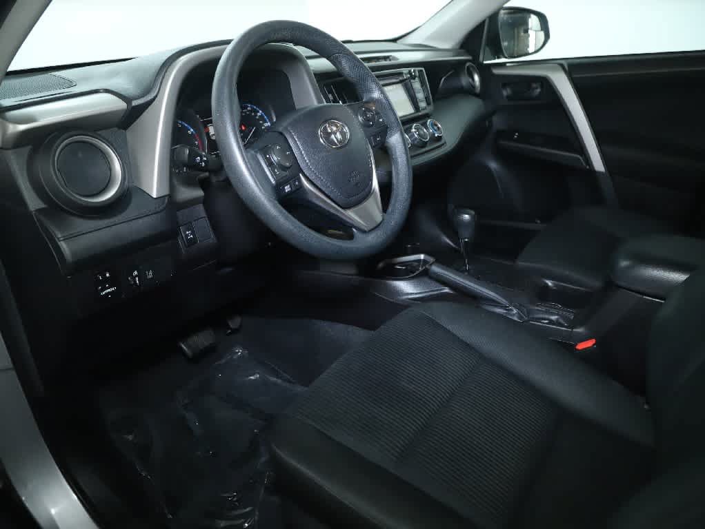 Used 2018 Toyota RAV4 LE w/ All Weather Liner Package AWD/4WD image 17