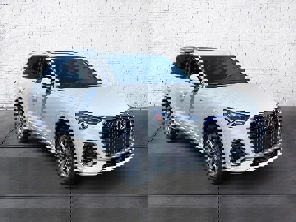 New 2025 Audi Q3 2.0T Premium