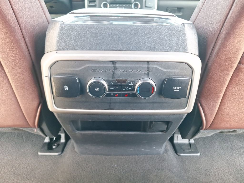 Used 2024 Ford Expedition Limited image 21