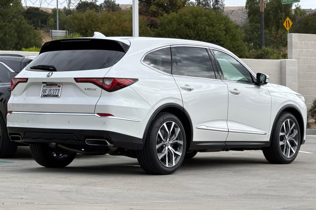 Certified 2023 Acura MDX FWD w/ Technology Package image 8