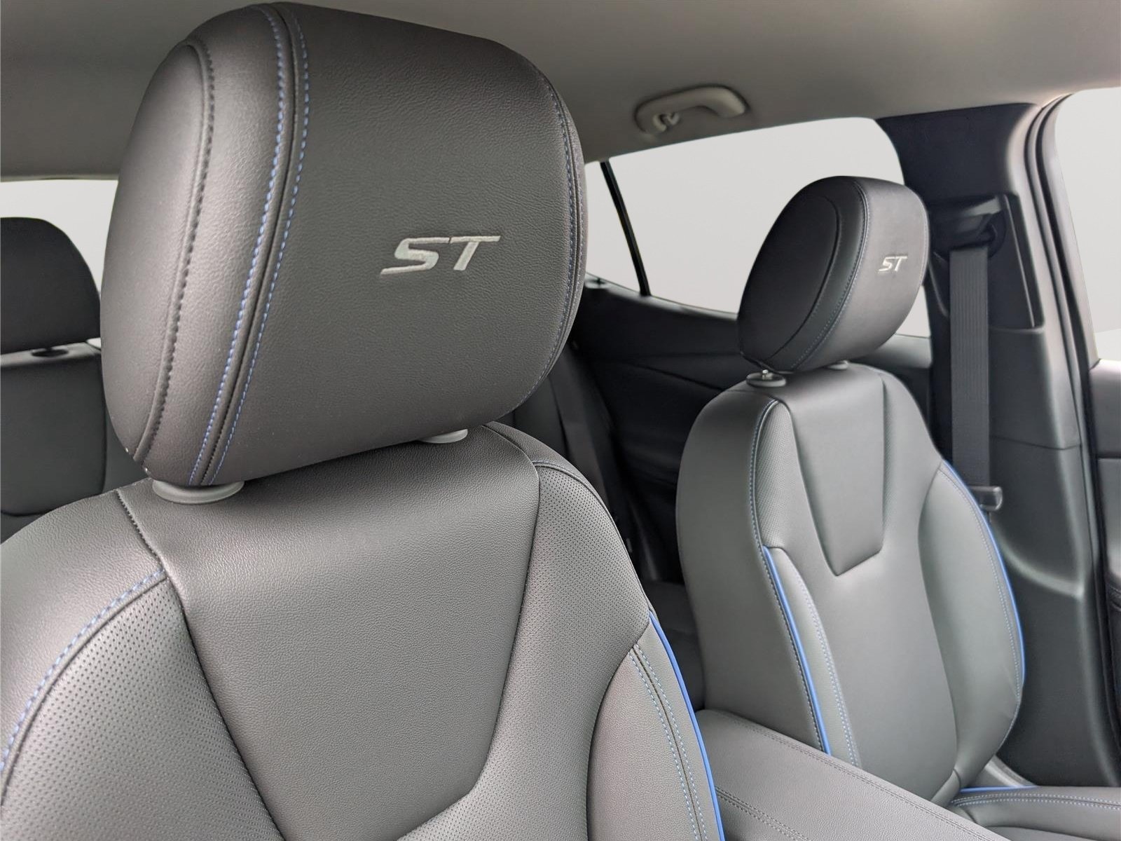 New 2026 Buick Encore GX Sport Touring w/ Advanced Technology Package AWD/4WD image 8