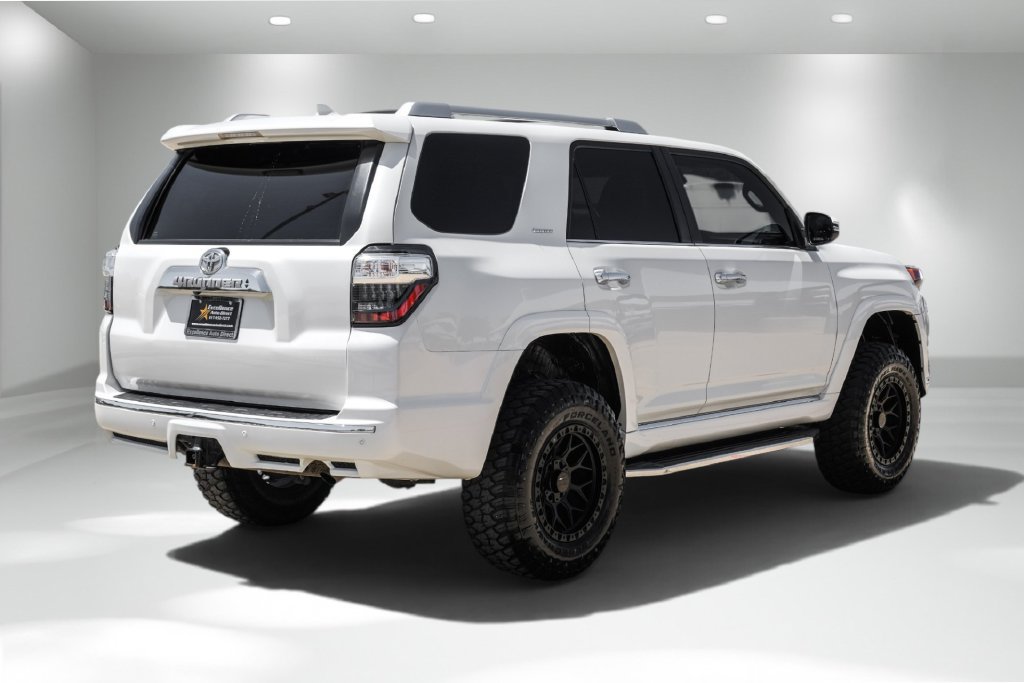Used 2022 Toyota 4Runner Limited AWD/4WD image 7