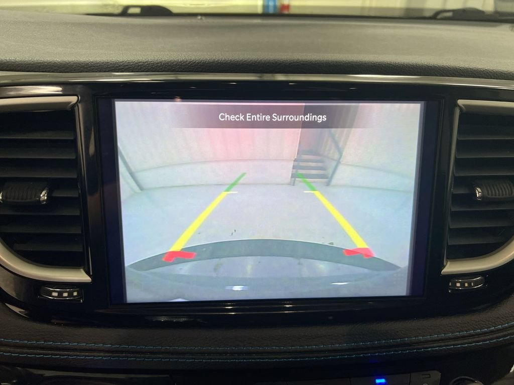 Used 2021 Chrysler Pacifica Touring w/ Uconnect Theater Family Group FWD image 15