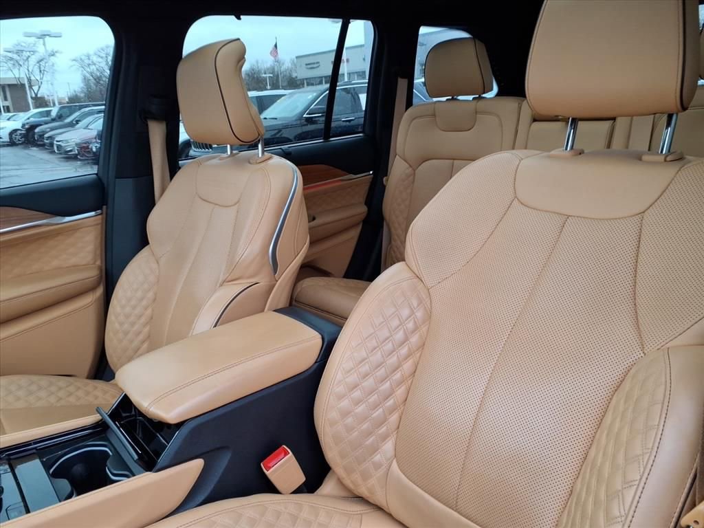 Certified 2022 Jeep Grand Cherokee Summit AWD/4WD image 9