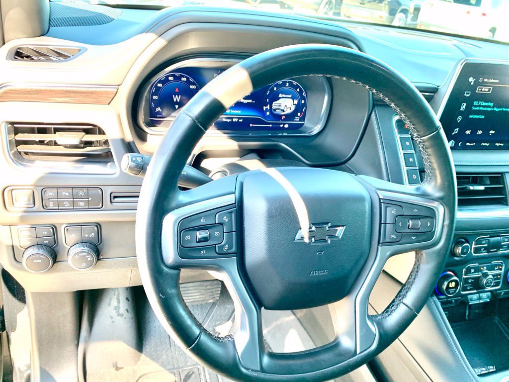 Used 2024 Chevrolet Tahoe Z71 w/ Luxury Package AWD/4WD image 12