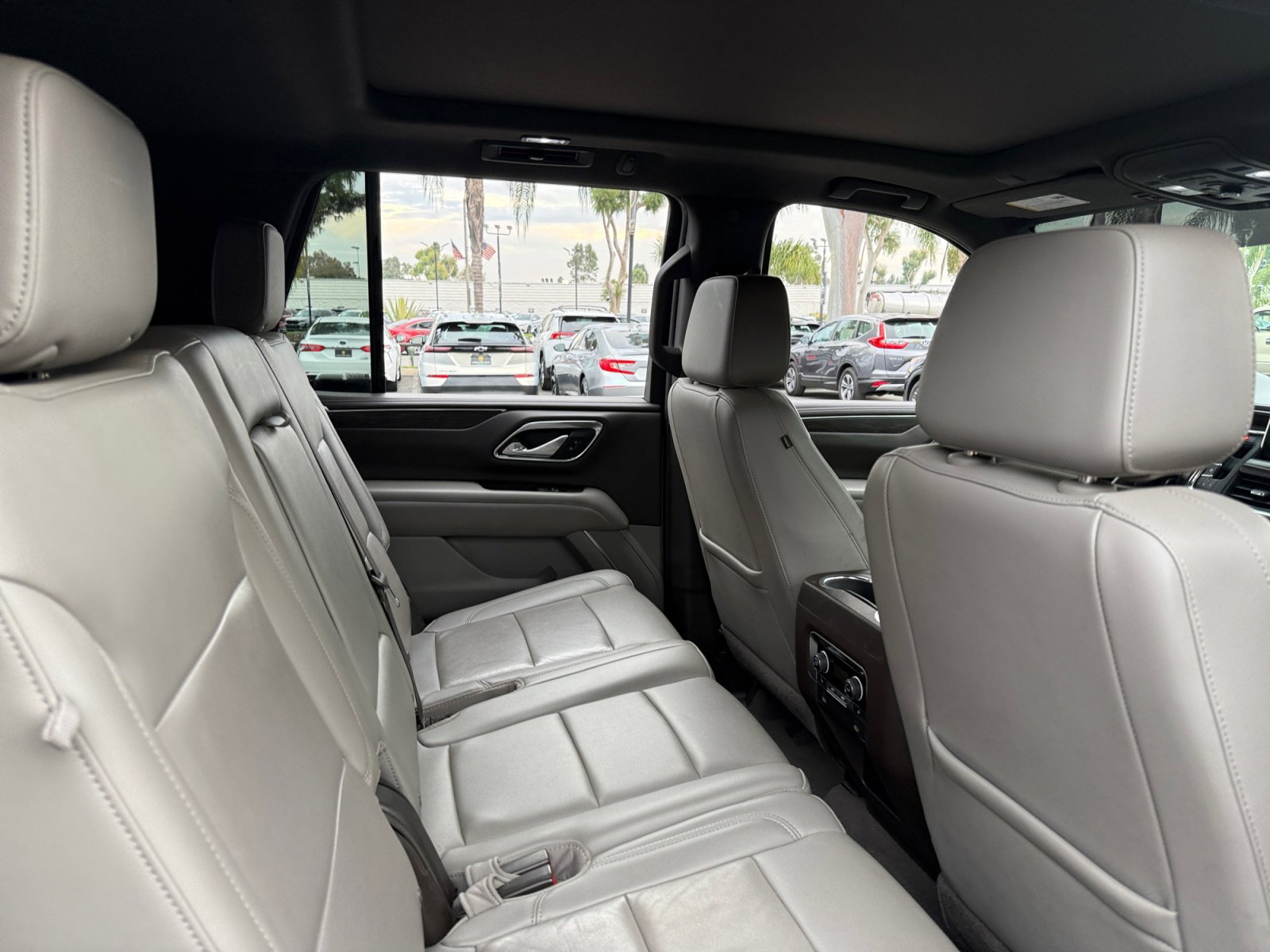 Used 2021 Chevrolet Tahoe LT w/ LT Signature Package image 19