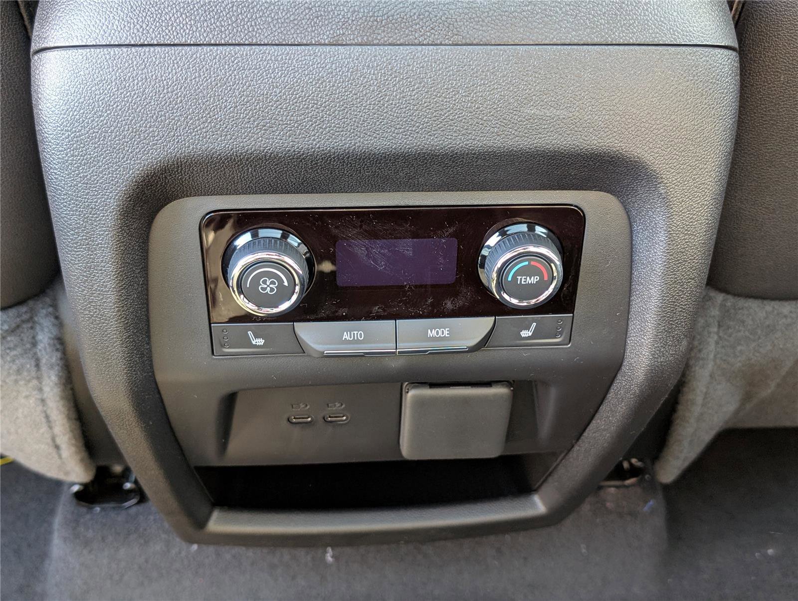 New 2026 Chevrolet Traverse High Country image 13