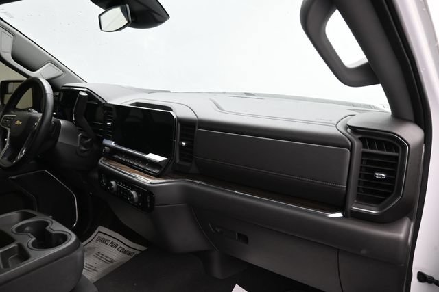 Used 2023 Chevrolet Silverado 1500 LT AWD/4WD image 8
