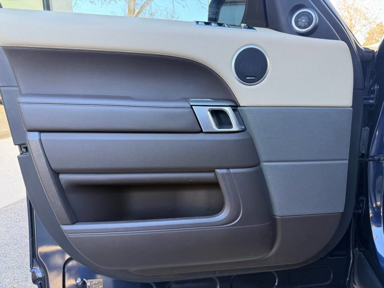 Used 2019 Land Rover Range Rover Sport SE image 20