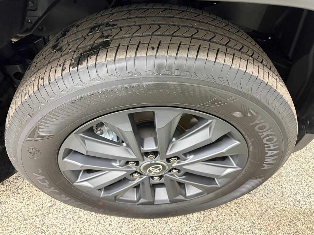 Used 2025 Toyota Land Cruiser w/ Premium Package image 12