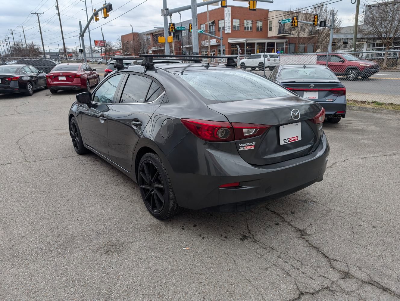 Used 2017 MAZDA MAZDA3 Touring w/ Popular Equipment Package FWD image 8