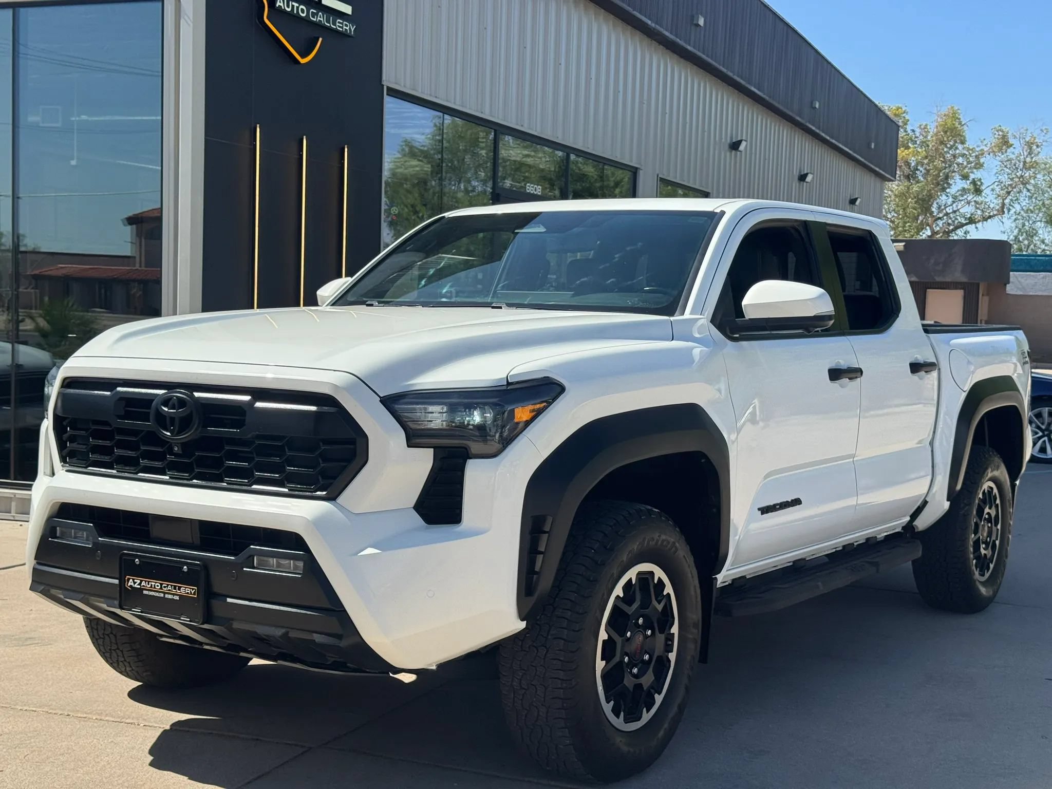Used 2024 Toyota Tacoma TRD Off-Road w/ TRD Off Road Premium Package AWD/4WD image 2