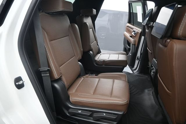 Used 2023 Chevrolet Tahoe High Country w/ Advanced Technology Package AWD/4WD image 18