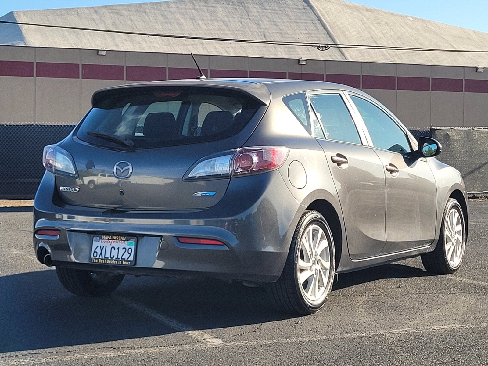 Used 2012 MAZDA MAZDA3 i Touring FWD image 4