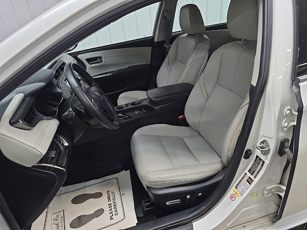 Used 2018 Toyota Avalon Touring w/ Carpet Mat Package FWD image 30